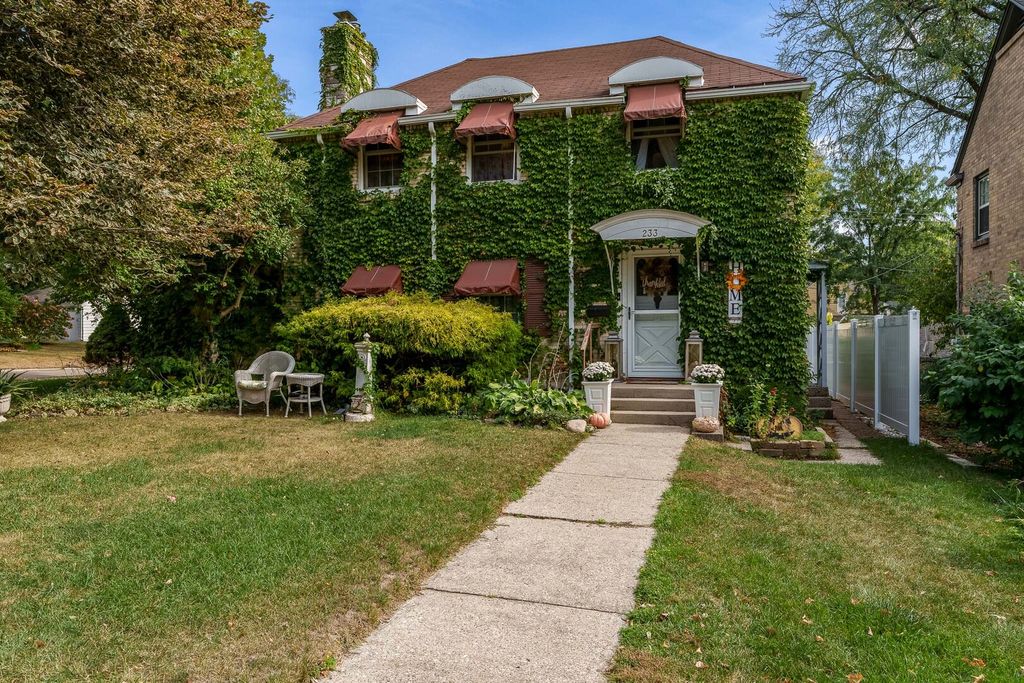 233 N CALVIN PARK Boulevard, Rockford, IL 61107