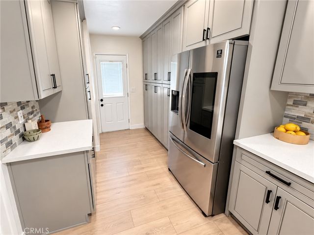 1618 Venice, Monrovia, CA 91016