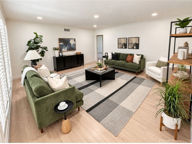 1618 Venice, Monrovia, CA 91016