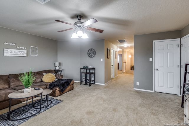210 MAYFLOWER, Cibolo, TX 78108