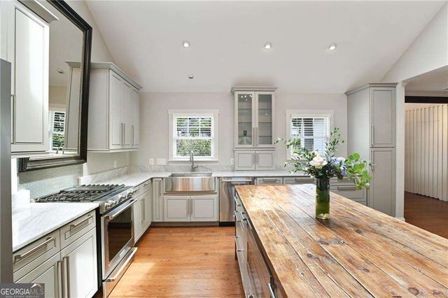 2067 Fairhaven Circle NE, Atlanta, GA 30305