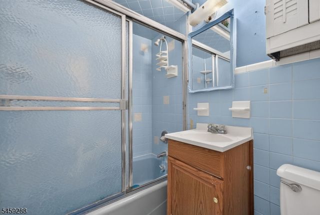 109 Lilac Dr, Clinton Twp., NJ 08801