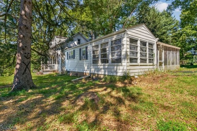 109 Lilac Dr, Clinton Twp., NJ 08801