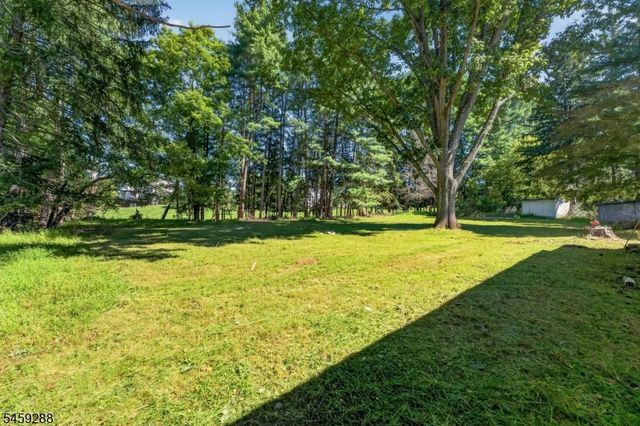 109 Lilac Dr, Clinton Twp., NJ 08801
