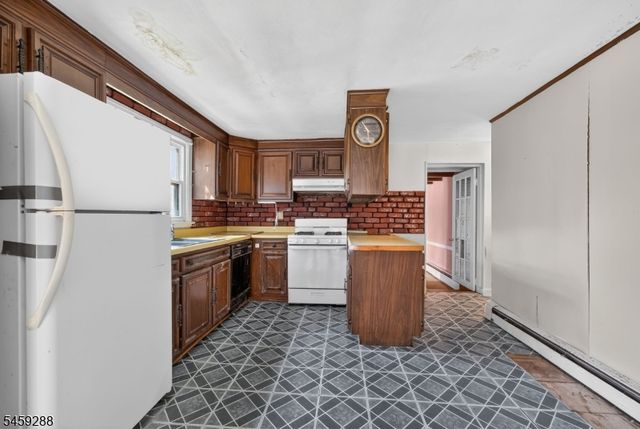 109 Lilac Dr, Clinton Twp., NJ 08801