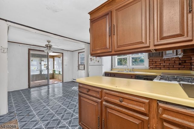 109 Lilac Dr, Clinton Twp., NJ 08801