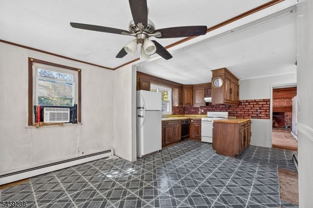 109 Lilac Dr, Clinton Twp., NJ 08801