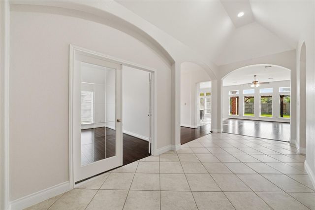 13902 Lost Creek Drive, Pearland, TX 77584