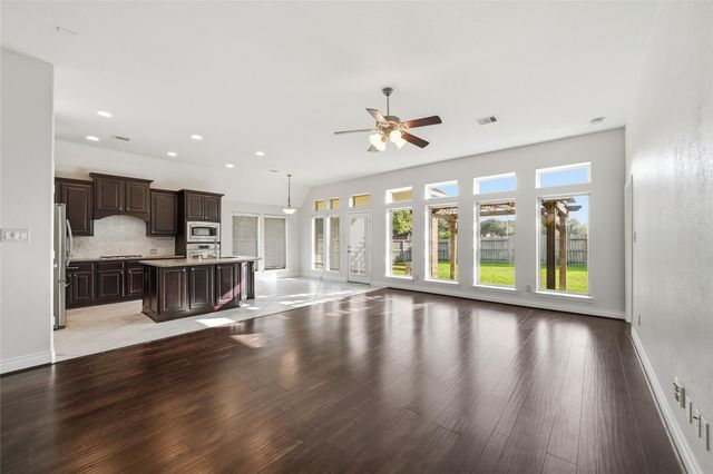 13902 Lost Creek Drive, Pearland, TX 77584