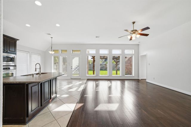 13902 Lost Creek Drive, Pearland, TX 77584