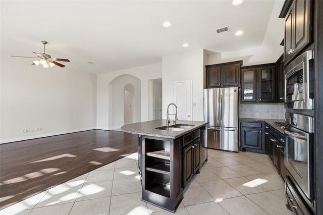 13902 Lost Creek Drive, Pearland, TX 77584