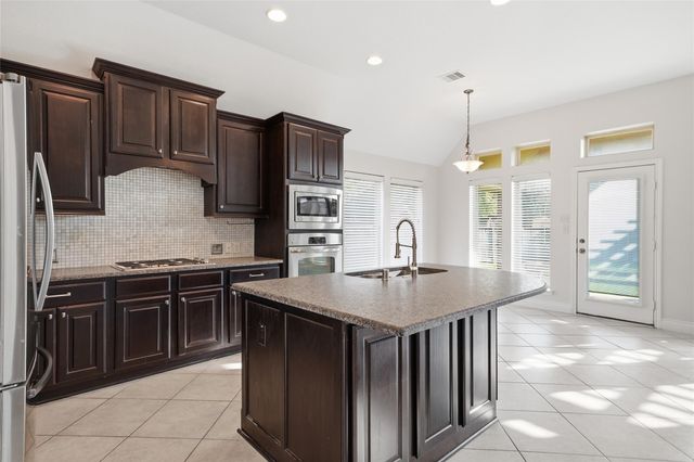 13902 Lost Creek Drive, Pearland, TX 77584