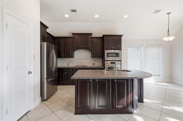 13902 Lost Creek Drive, Pearland, TX 77584