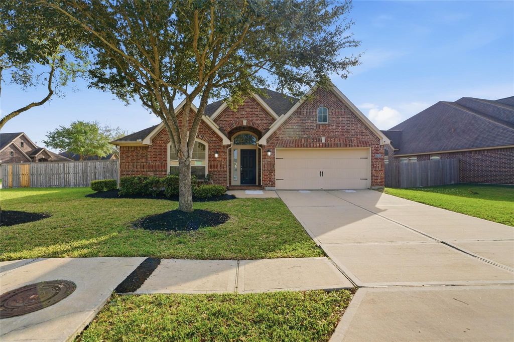 13902 Lost Creek Drive, Pearland, TX 77584