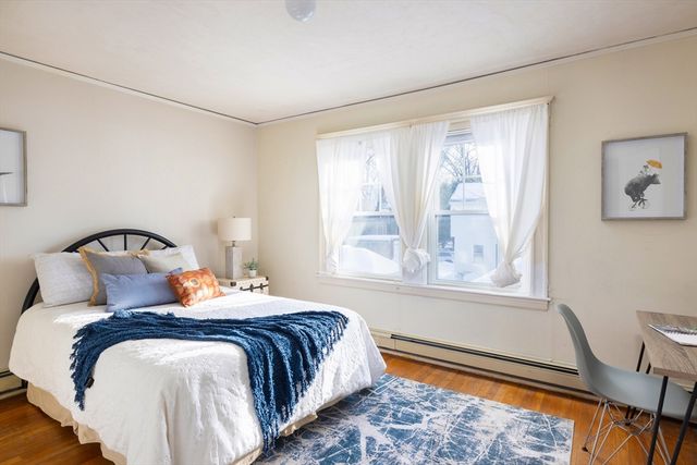 158 E Side Pkwy, Newton, MA 02458