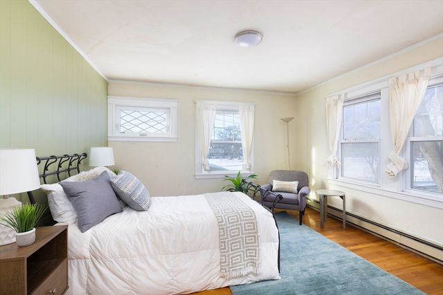 158 E Side Pkwy, Newton, MA 02458