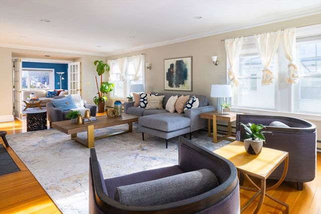 158 E Side Pkwy, Newton, MA 02458