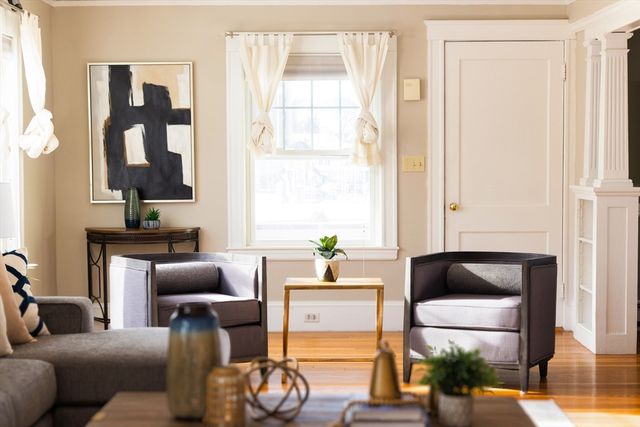 158 E Side Pkwy, Newton, MA 02458