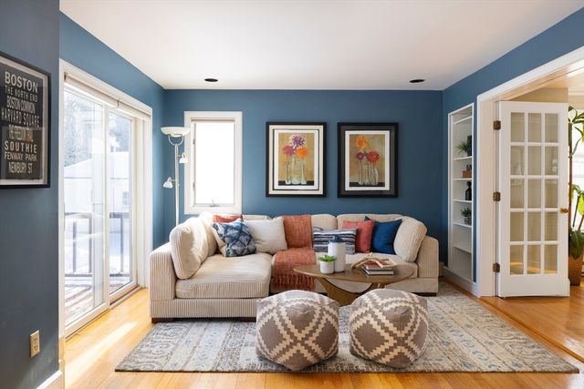 158 E Side Pkwy, Newton, MA 02458