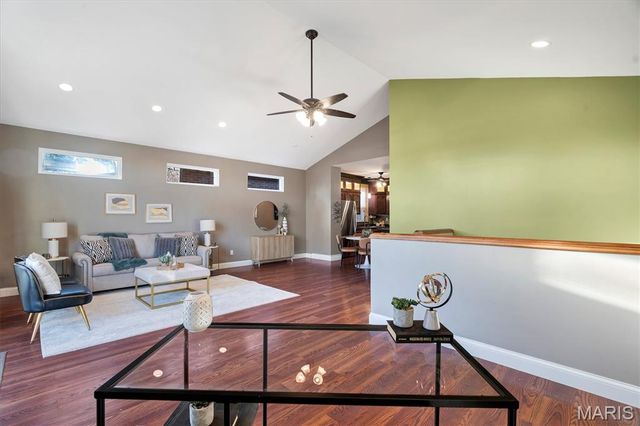 4948 Nagel Avenue, St Louis, MO 63109