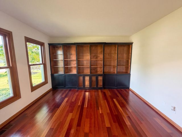 6255 Spinnaker Drive, Lewis Center, OH 43035