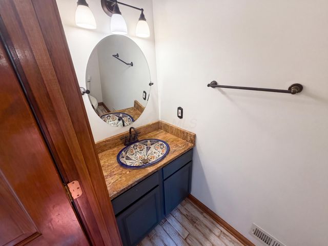 6255 Spinnaker Drive, Lewis Center, OH 43035