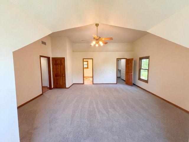 6255 Spinnaker Drive, Lewis Center, OH 43035