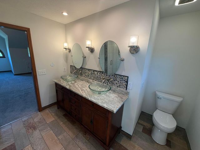 6255 Spinnaker Drive, Lewis Center, OH 43035