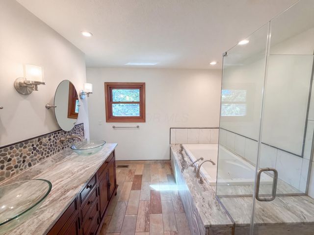 6255 Spinnaker Drive, Lewis Center, OH 43035