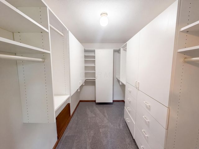 6255 Spinnaker Drive, Lewis Center, OH 43035