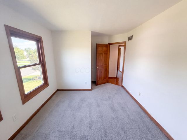 6255 Spinnaker Drive, Lewis Center, OH 43035