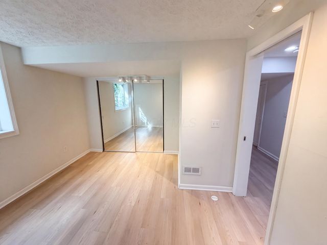 6255 Spinnaker Drive, Lewis Center, OH 43035