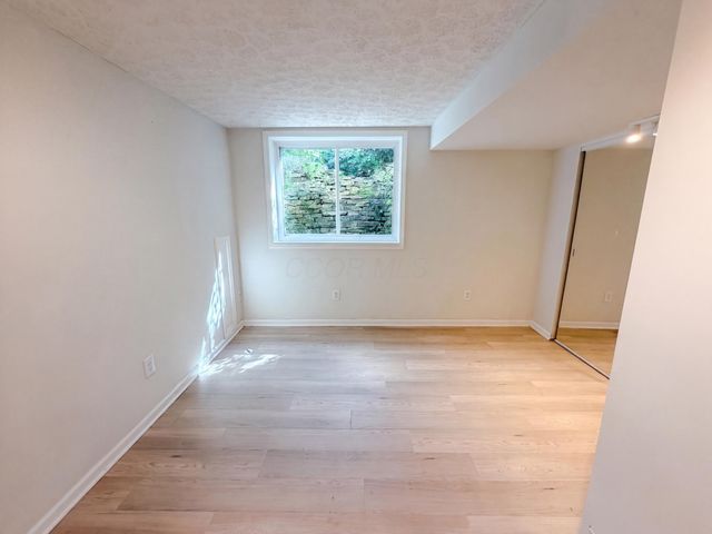 6255 Spinnaker Drive, Lewis Center, OH 43035