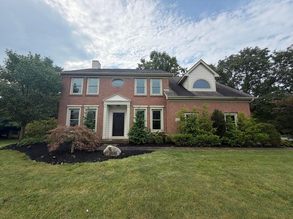 6255 Spinnaker Drive, Lewis Center, OH 43035