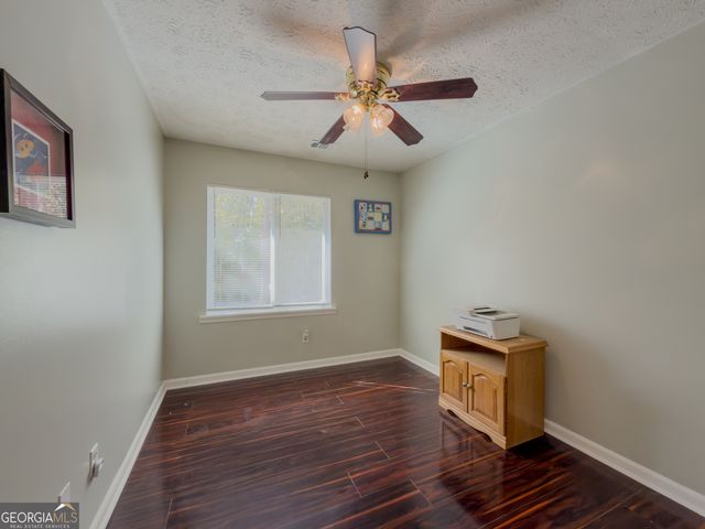 580 Pineland Circle SW, Mableton, GA 30126