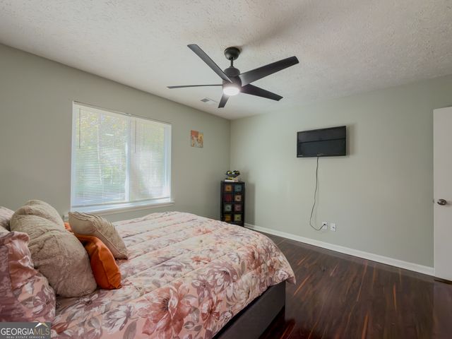 580 Pineland Circle SW, Mableton, GA 30126