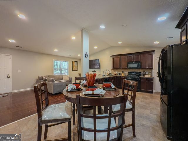 580 Pineland Circle SW, Mableton, GA 30126