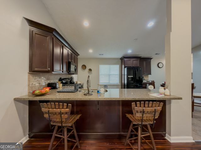 580 Pineland Circle SW, Mableton, GA 30126