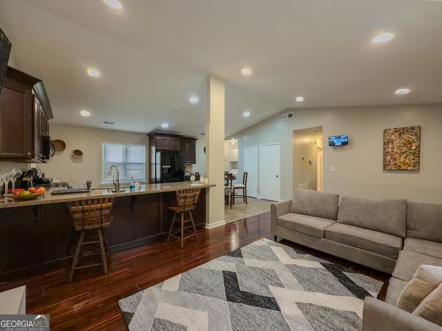 580 Pineland Circle SW, Mableton, GA 30126