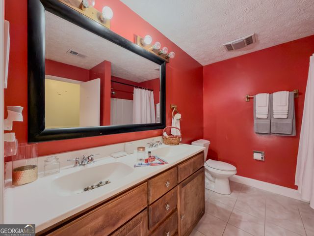 580 Pineland Circle SW, Mableton, GA 30126