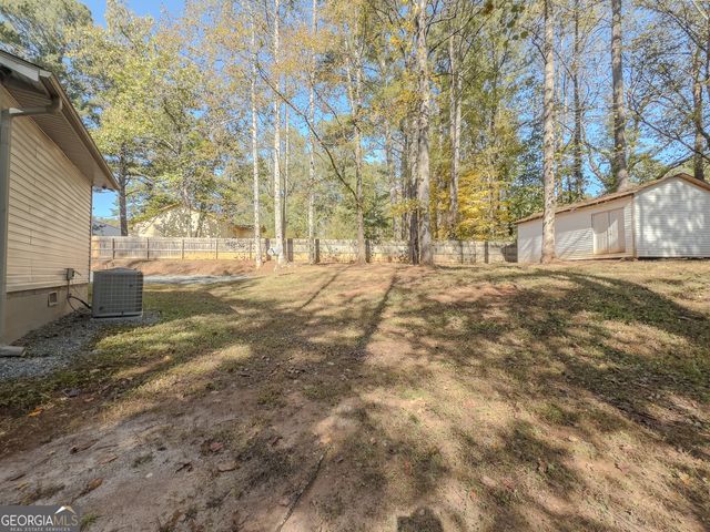 580 Pineland Circle SW, Mableton, GA 30126