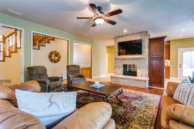 102 Sunday Haus Lane, Highland Village, TX 75077