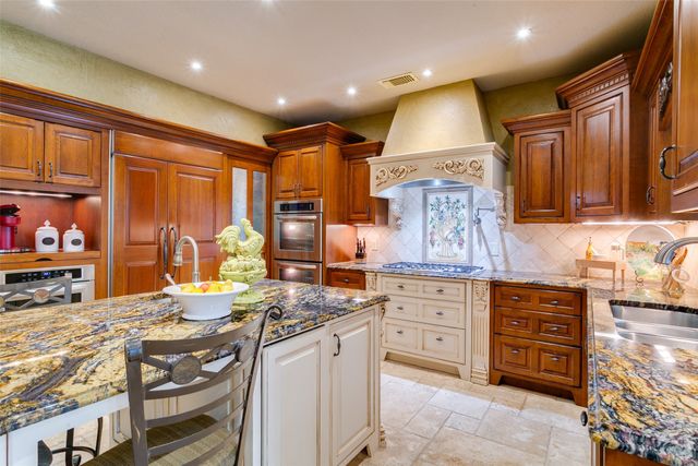 102 Sunday Haus Lane, Highland Village, TX 75077
