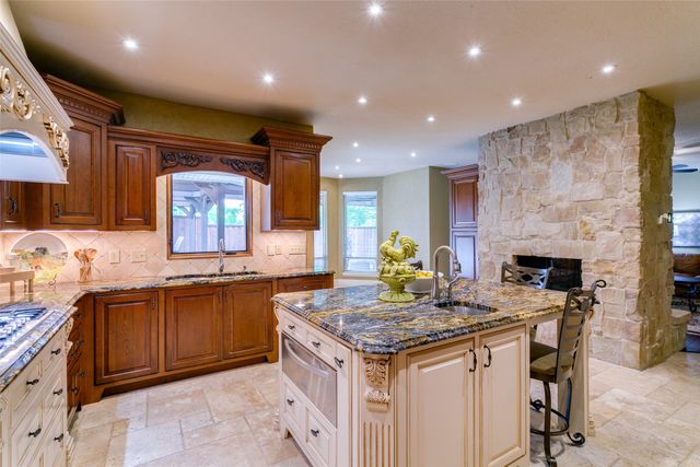 102 Sunday Haus Lane, Highland Village, TX 75077