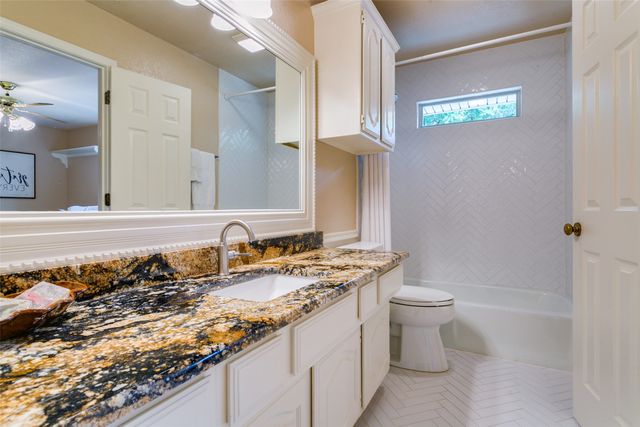 102 Sunday Haus Lane, Highland Village, TX 75077