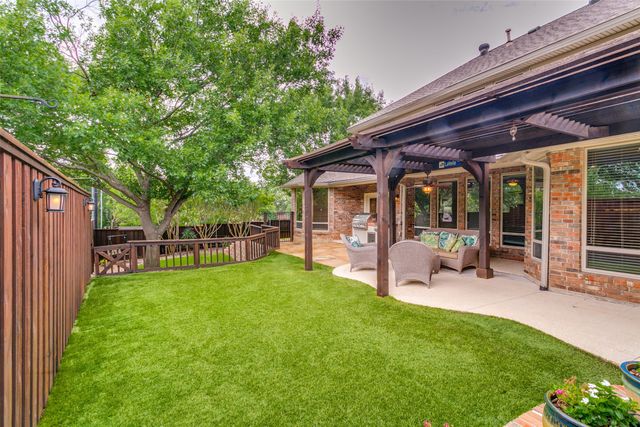 102 Sunday Haus Lane, Highland Village, TX 75077