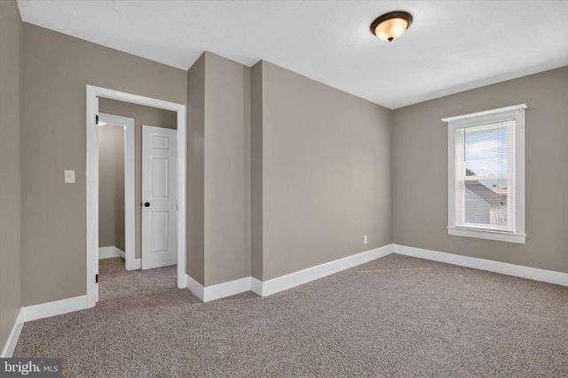 2463 S QUEEN ST, York, PA 17402