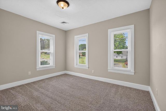 2463 S QUEEN ST, York, PA 17402