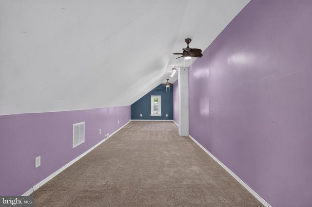 2463 S QUEEN ST, York, PA 17402
