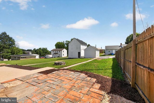 2463 S QUEEN ST, York, PA 17402